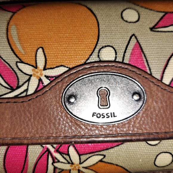 Fossil Key-Per Coated Canvas Wallet with Orange Fruit and Floral Pattern - Picture 2 of 8